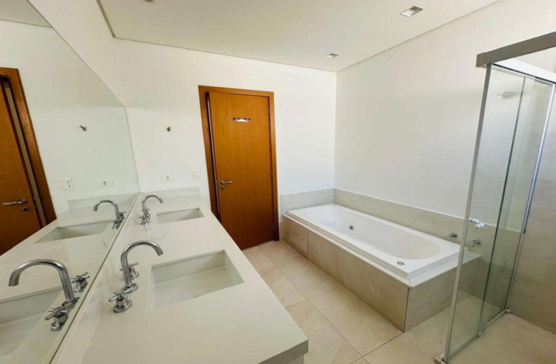 Imagem Casa de Condomínio com 4 Quartos à Venda, 365 m² em Jardim Petrópolis - São Paulo