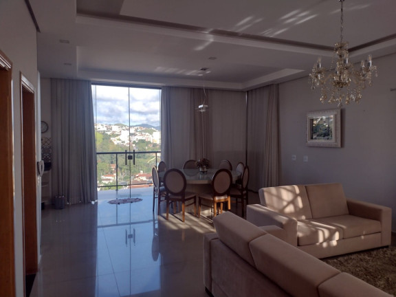 Imagem Casa com 5 Quartos à Venda, 350 m² em Centro - Poços de Caldas
