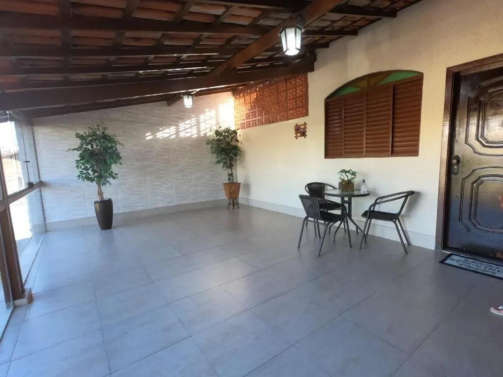 Casa com 2 Quartos à Venda, 100 m² em Planalto - Belo Horizonte