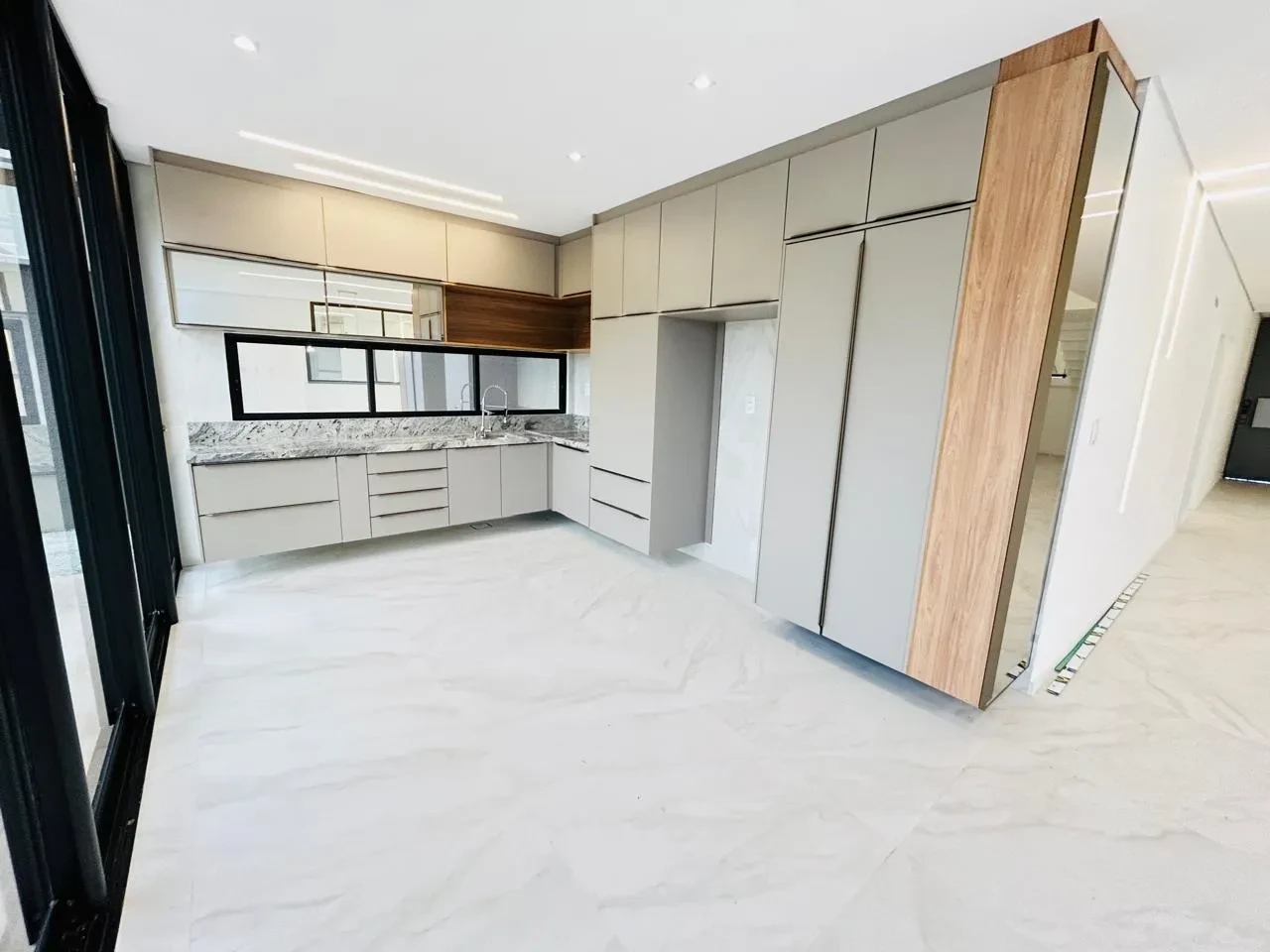 Imagem Casa de Condomínio com 4 Quartos à Venda, 317 m² em Centro - Eusébio