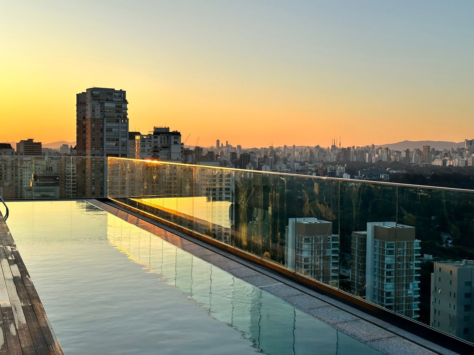 Imagem Apartamento com 1 Quarto para Alugar, 40 m²em Moema - São Paulo