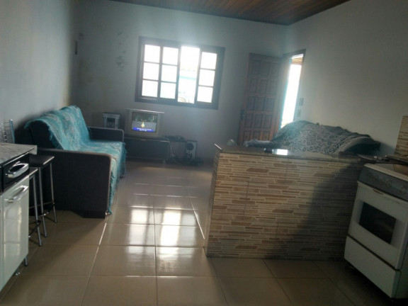 Imagem Casa com 2 Quartos à Venda, 70 m² em Peruíbe
