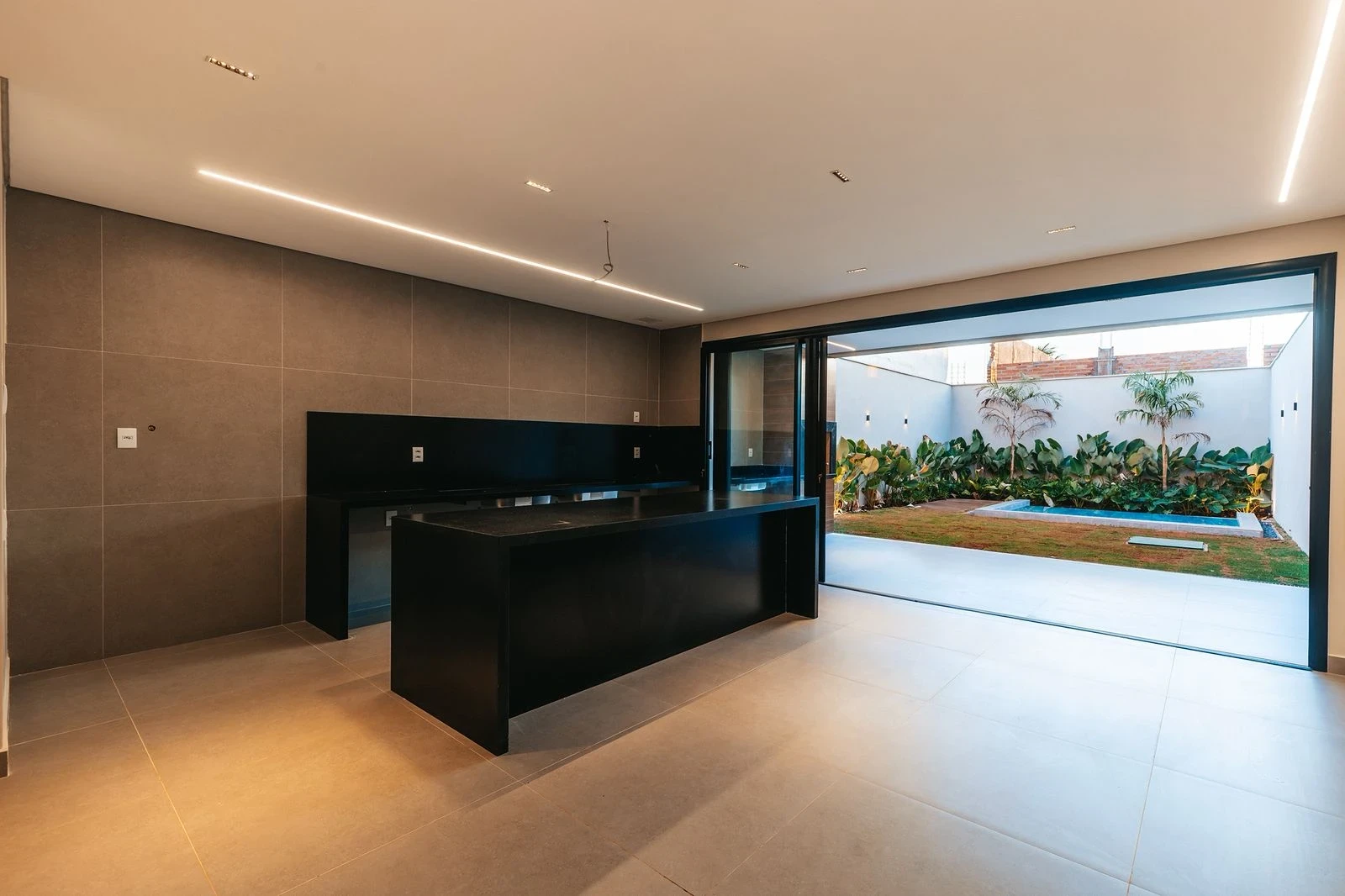 Imagem Sobrado com 3 Quartos à Venda, 217 m² em Jardim América - Goiânia