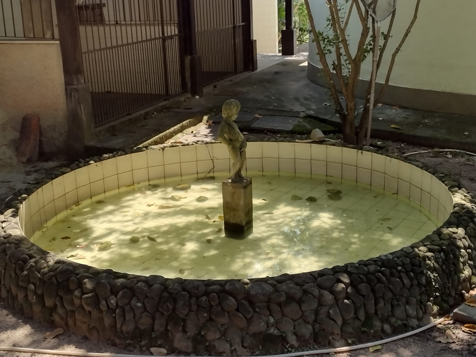 Imagem Casa com 4 Quartos à Venda, 442 m²em Piratininga - Niterói