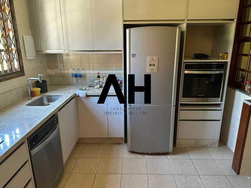 Imagem Casa com 4 Quartos à Venda, em Muriqui - Niterói