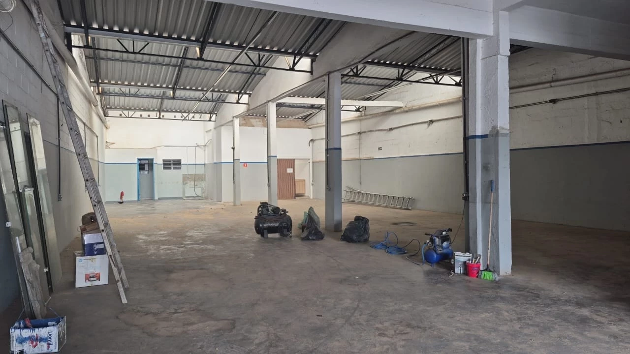 Imagem Galpão para Alugar, 566 m² em Vila Anastácio - São Paulo