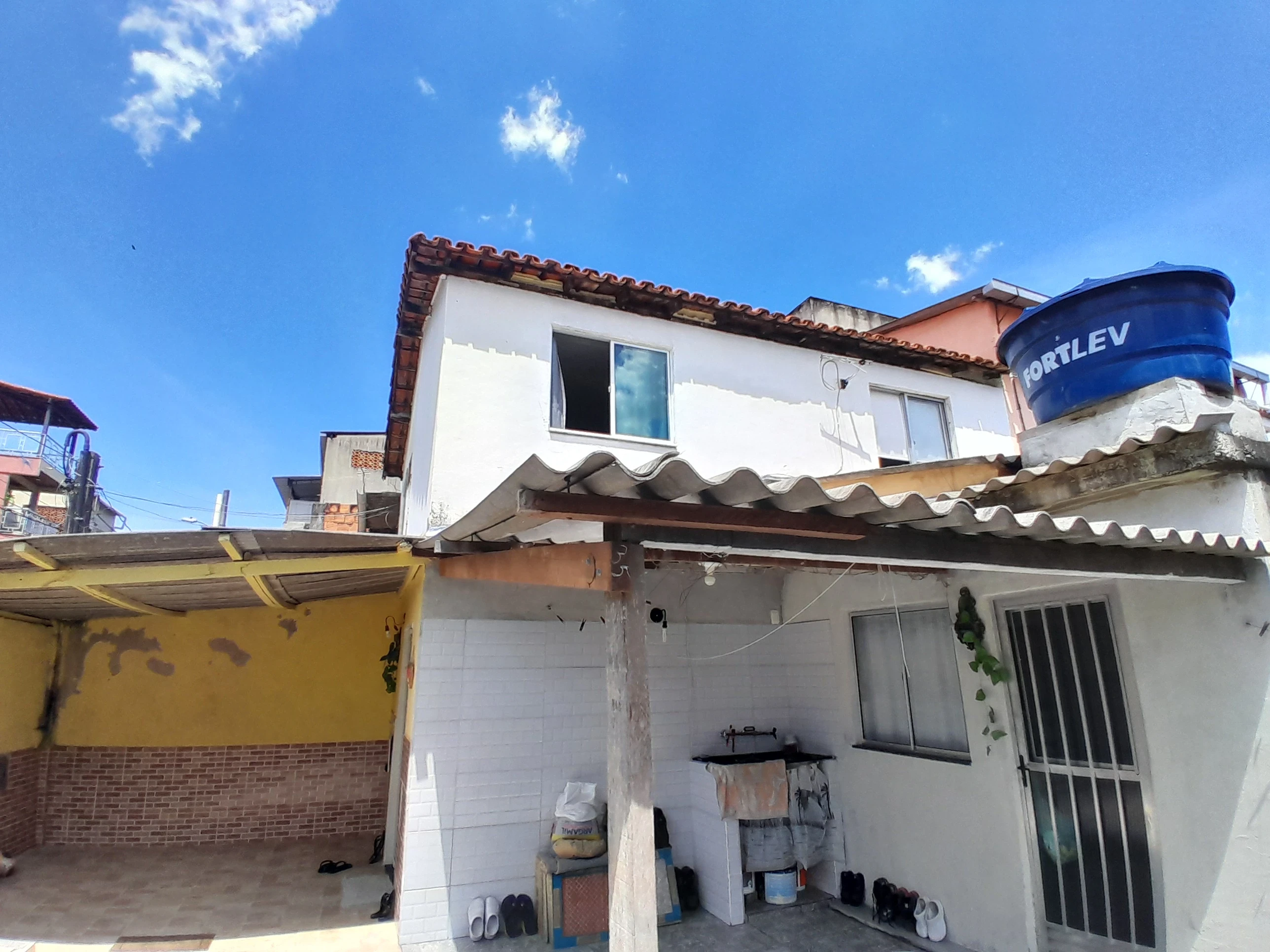 Imagem Casa com 2 Quartos à Venda, 84 m² em Bangu - Rio de Janeiro