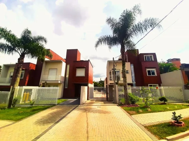 Sobrado com 3 Quartos à Venda, 168 m² em Campo Comprido - Curitiba