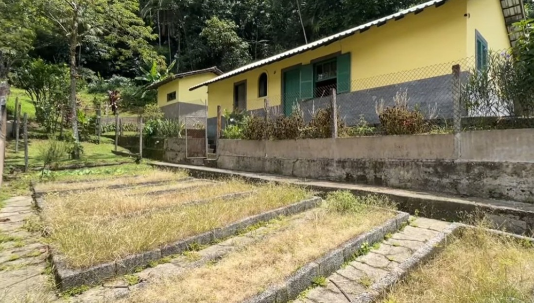 Imagem Casa com 4 Quartos à Venda, 441 m² em Castelanea - Petrópolis