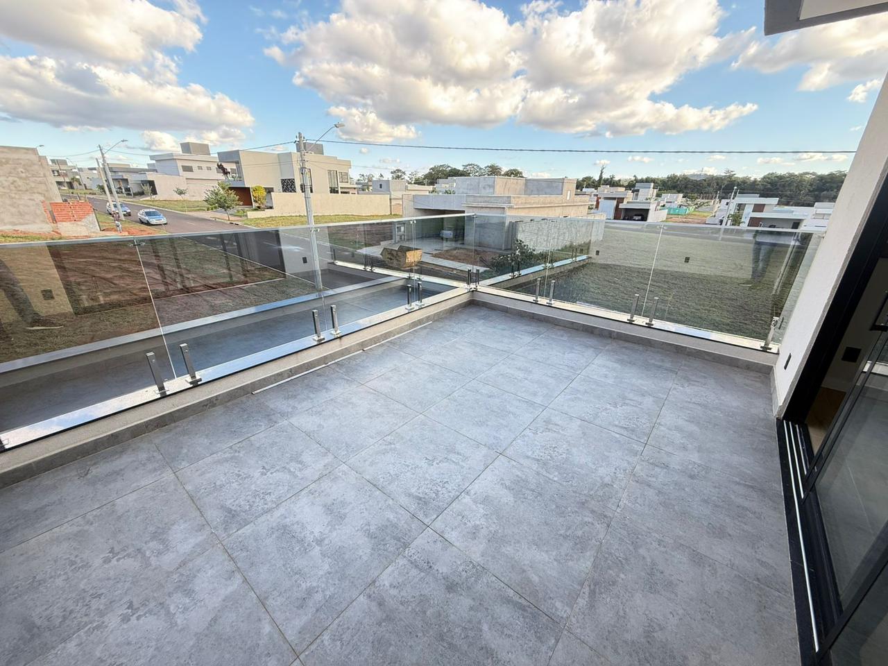 Imagem Casa de Condomínio com 3 Quartos à Venda, 180 m² em Residencial Villa de León - Piratininga