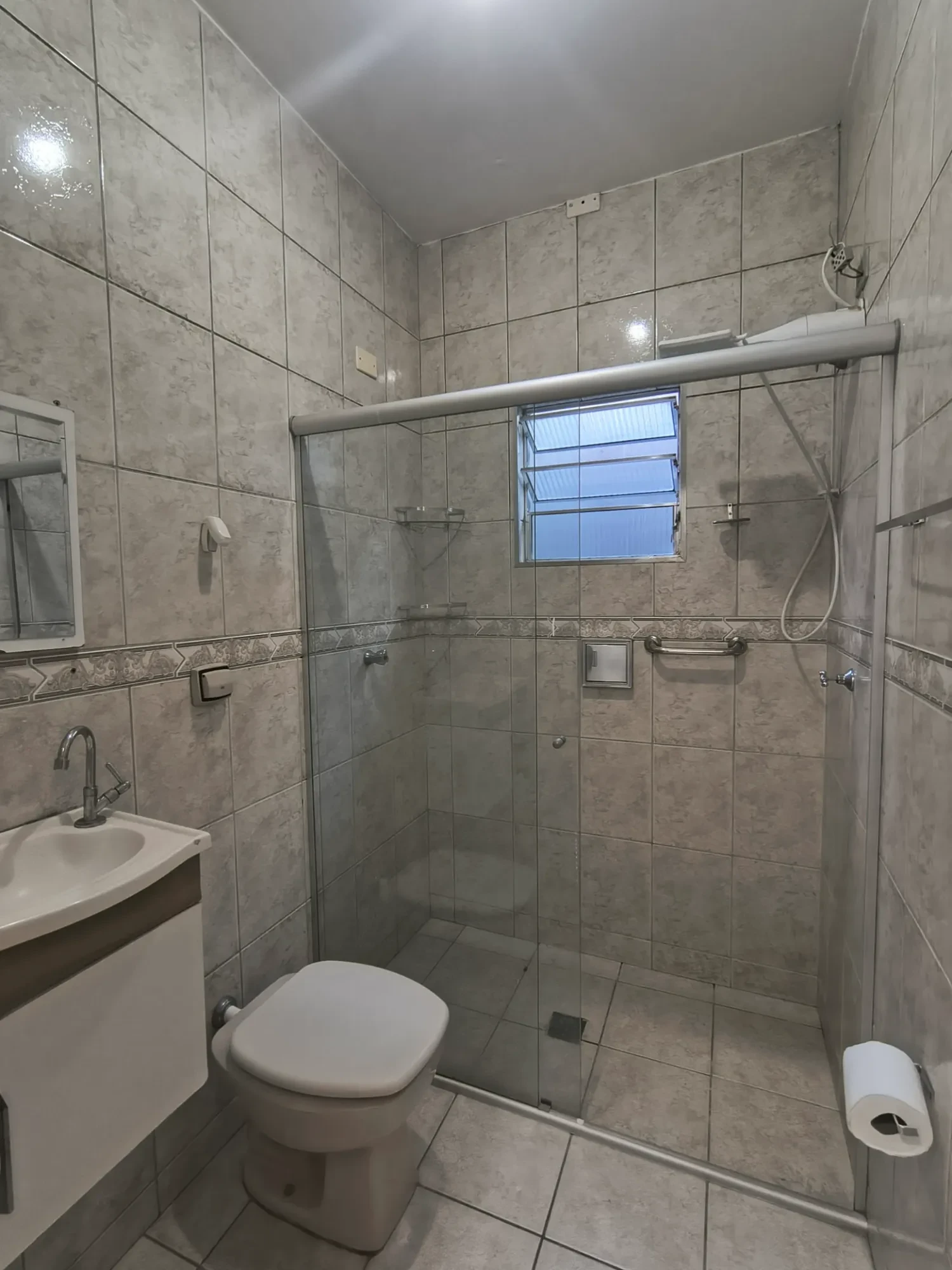 Imagem Casa com 2 Quartos para Alugar, 69 m² em Parque Santo Antônio - Jacareí