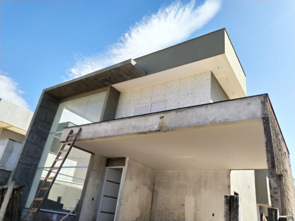 Sobrado com 5 Quartos à Venda, 273 m² em Residencial Goiânia Golfe Clube - Goiânia