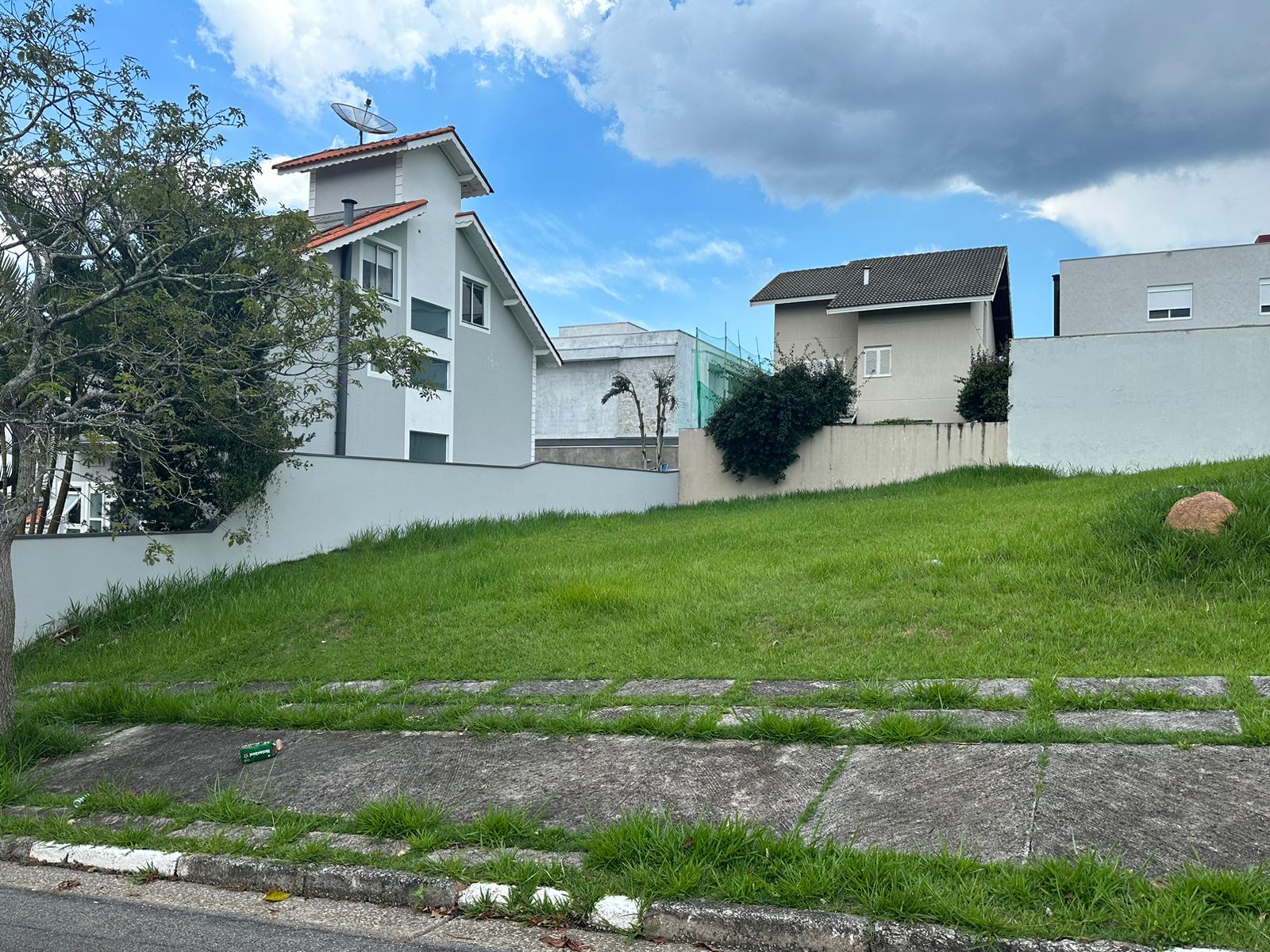 Terreno em Condomínio à Venda, 300 m² em Vila Oliveira - Mogi das Cruzes