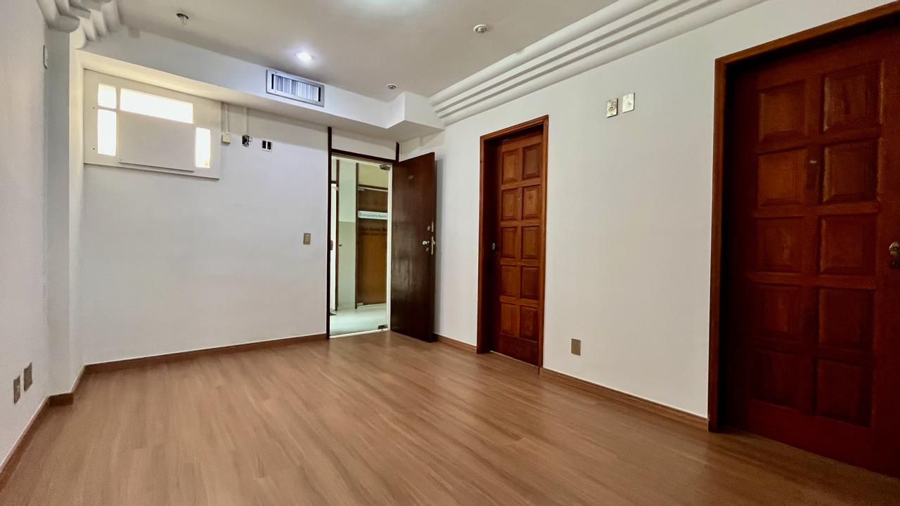 Imagem Sala Comercial à Venda, 32 m²em Centro - Juiz de Fora