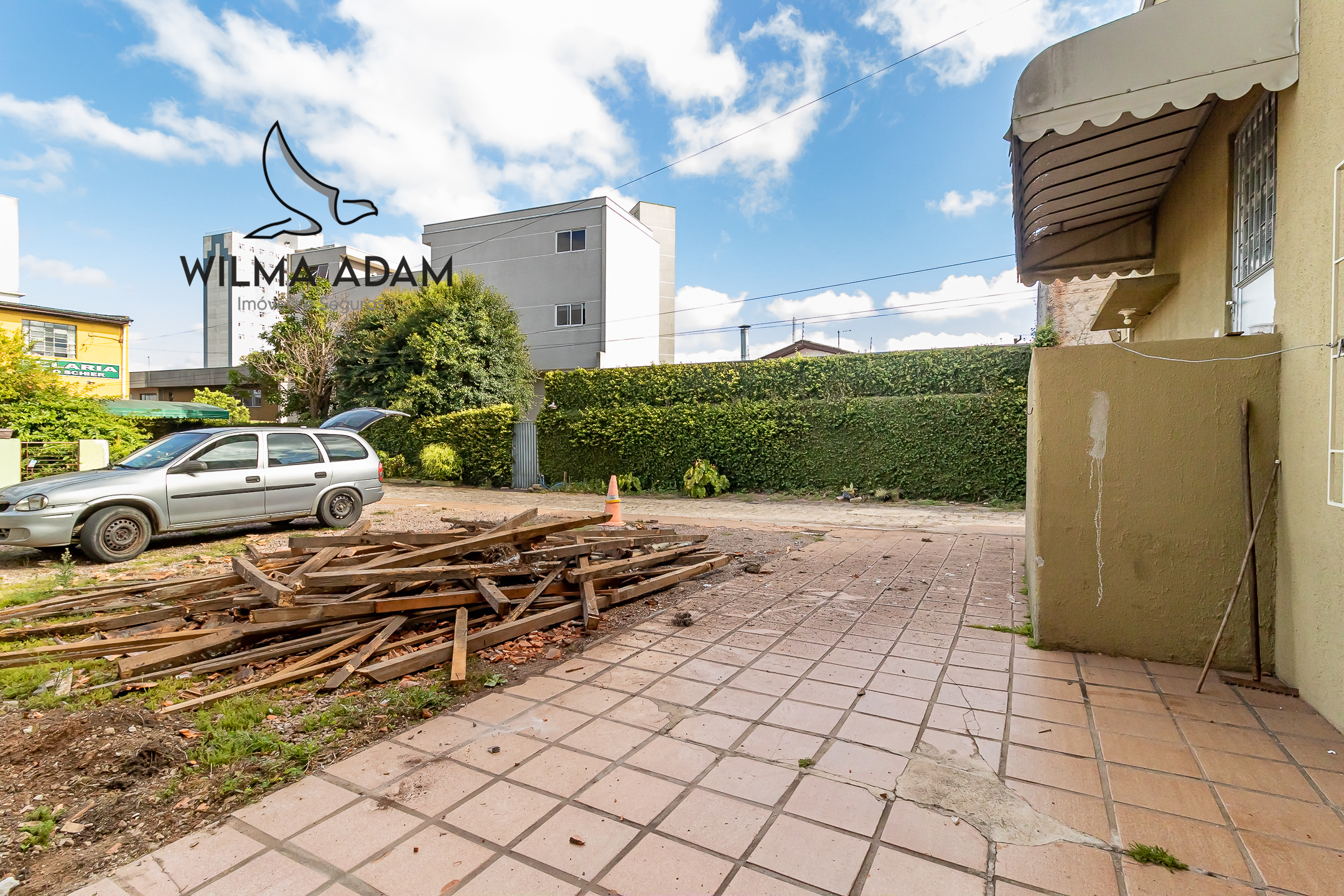 Imagem Terreno à Venda, 1.050 m²em Novo Mundo - Curitiba
