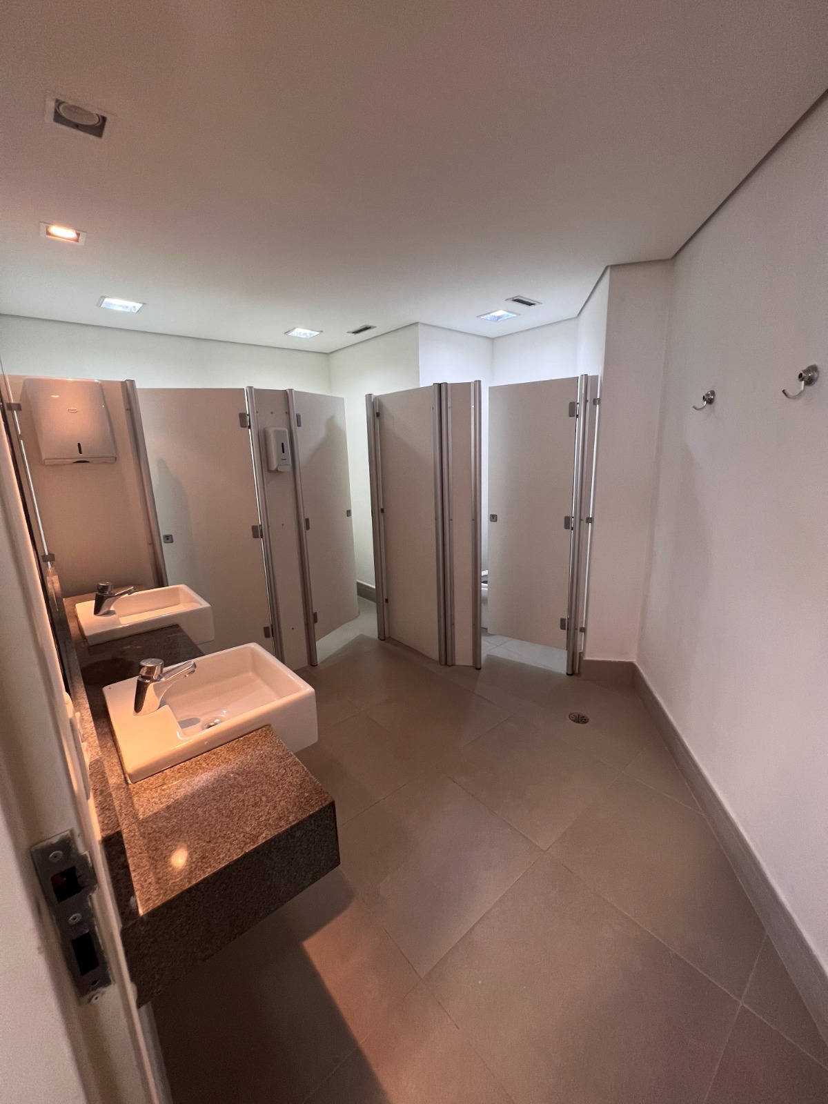 Imagem Sala Comercial para Alugar, 257 m²em Jardim Paulistano - São Paulo