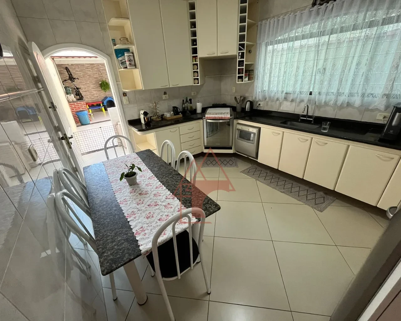 Imagem Sobrado com 3 Quartos à Venda, 203 m² em Jardim Casqueiro - Cubatão