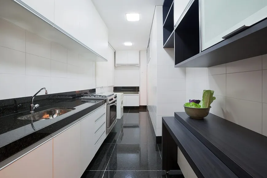 Imagem Apartamento com 3 Quartos à Venda, 83 m²em Lourdes - Belo Horizonte