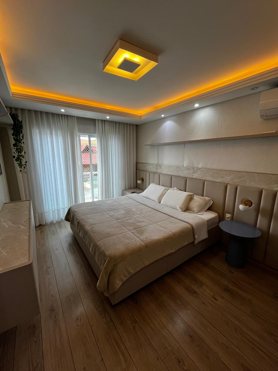 Imagem Casa com 3 Quartos à Venda, 265 m²em Abranches - Curitiba