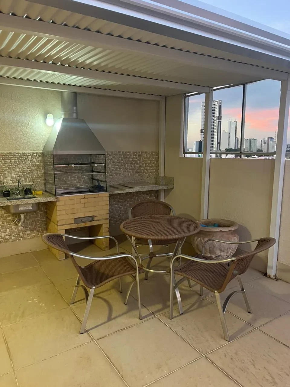 Imagem Cobertura com 4 Quartos para Alugar, 250 m² em Centro-Sul - Cuiabá