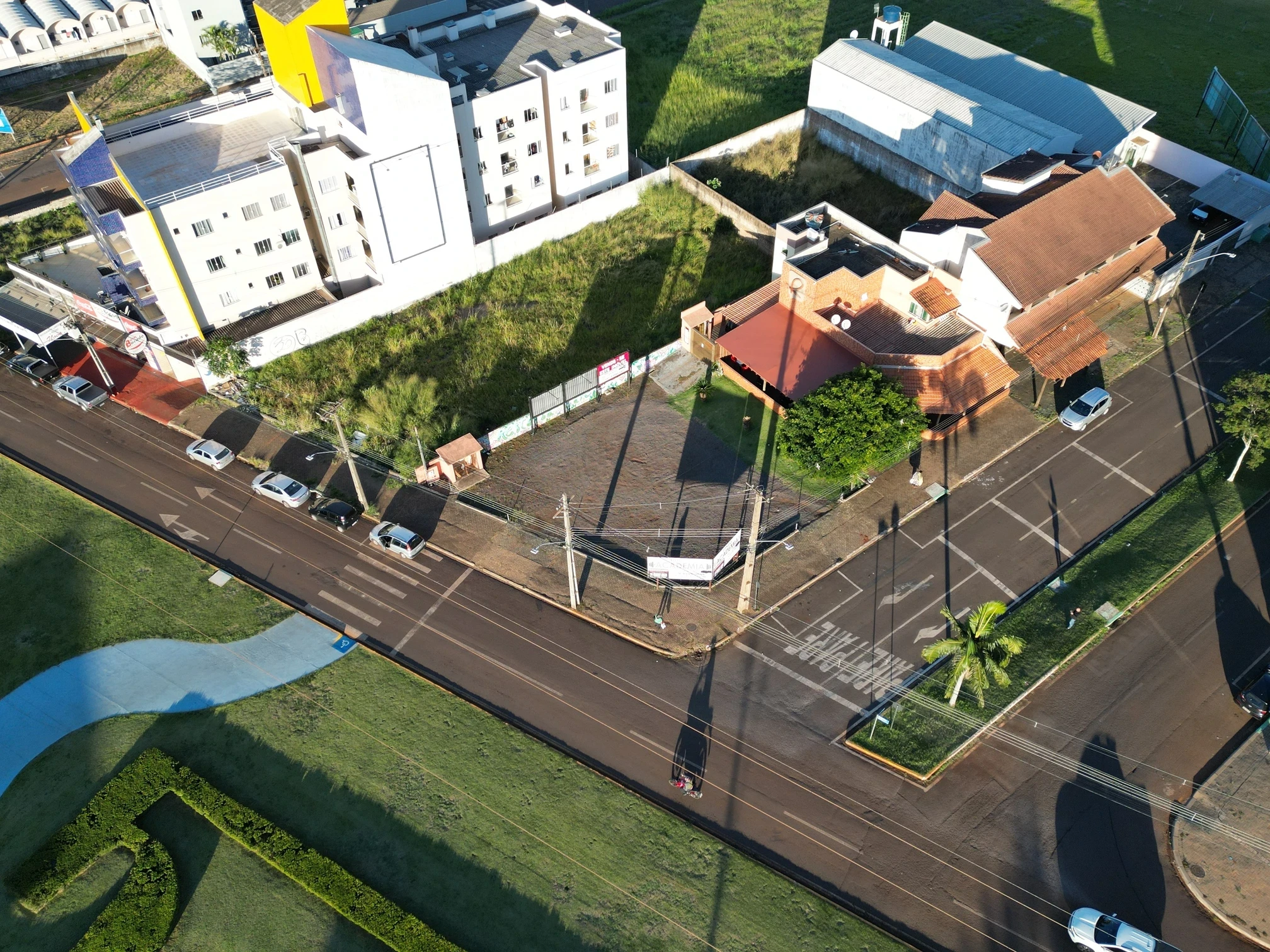 Foto do imóvel: Sala Comercial à Venda, 200 m² em FAG - Cascavel