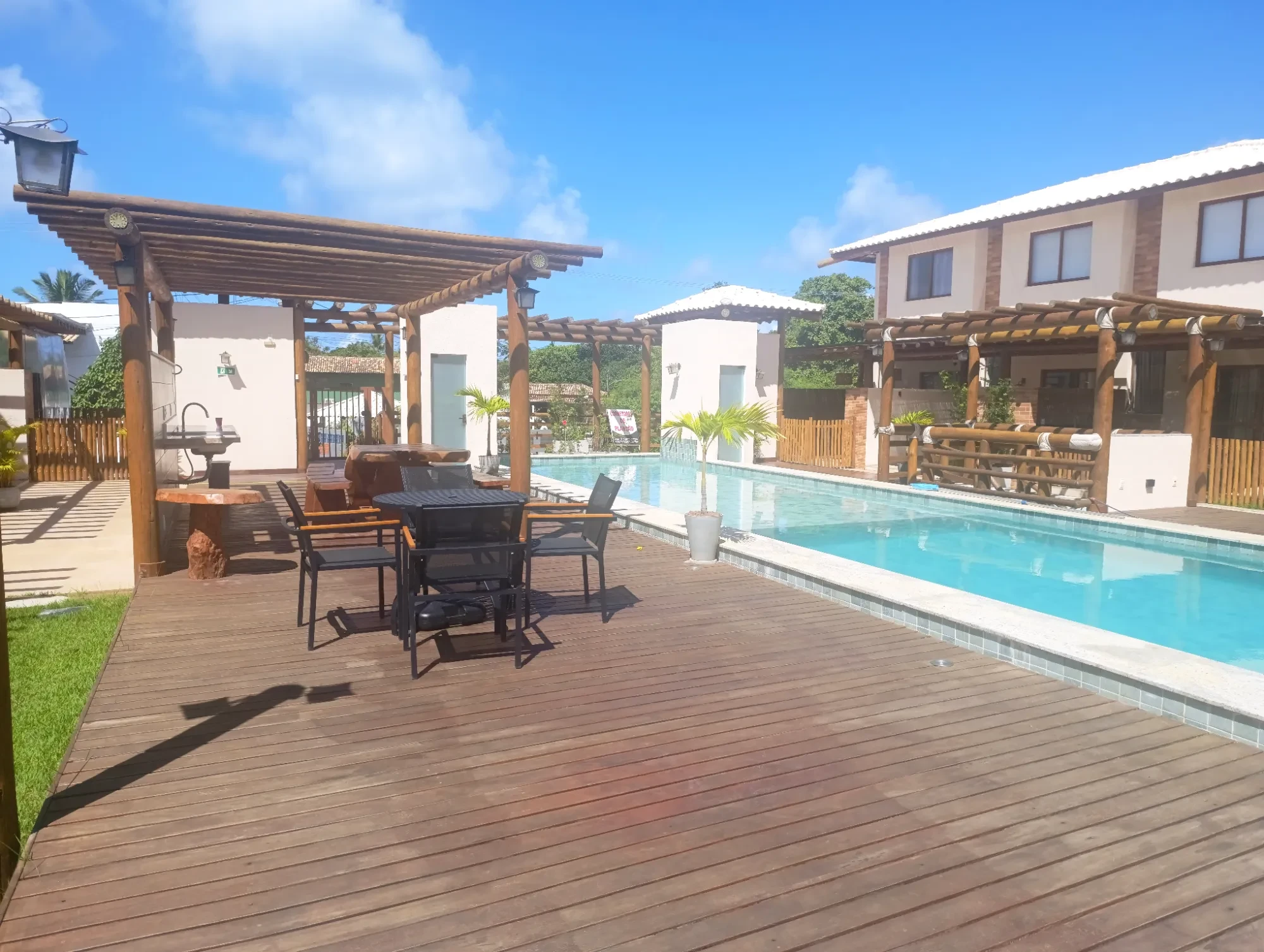 Imagem Casa de Condomínio com 2 Quartos à Venda, 75 m² em Imbassaí - Mata de São João