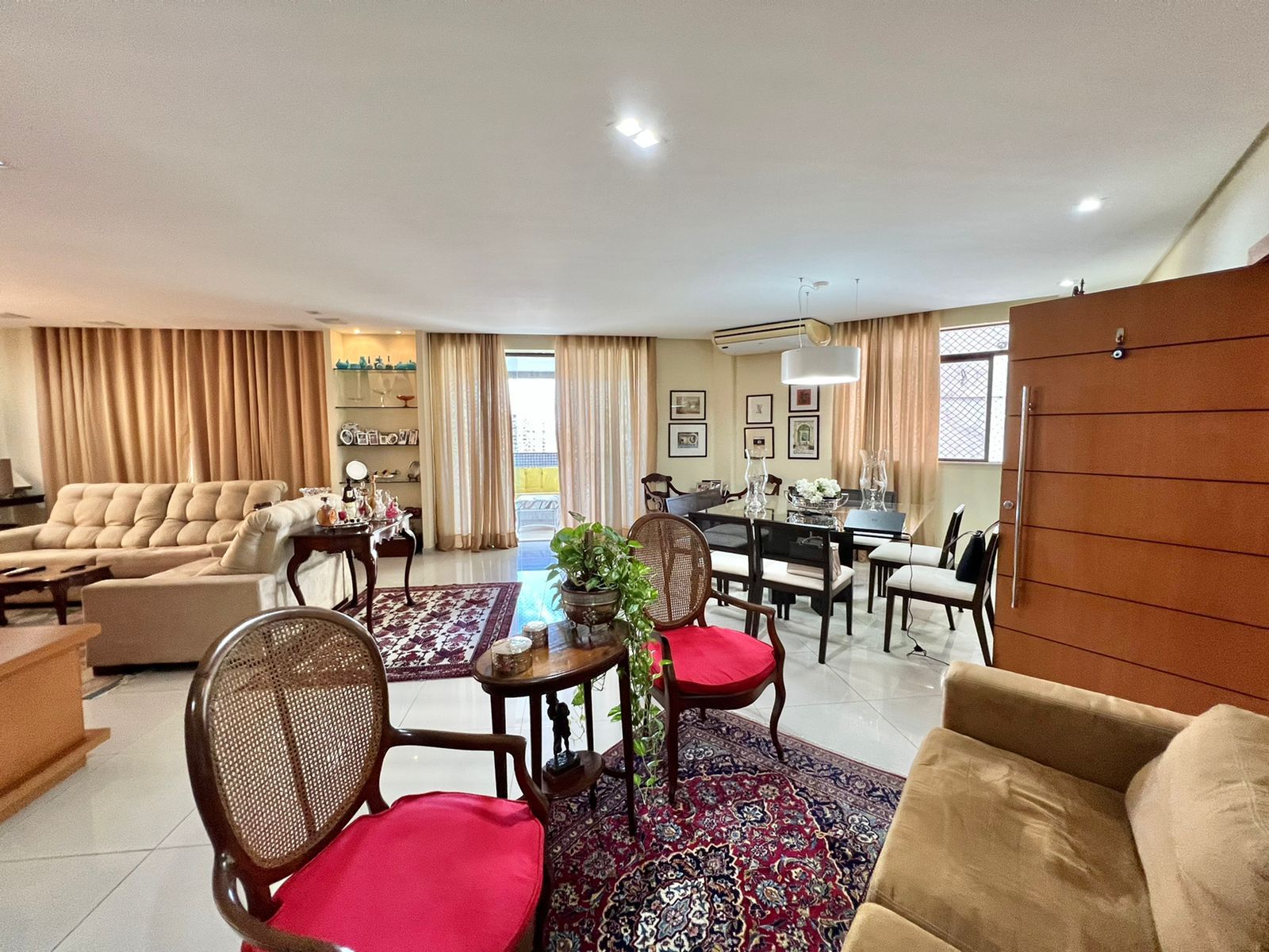 Imagem Apartamento com 3 Quartos à Venda, 240 m²em Nazaré - Belém