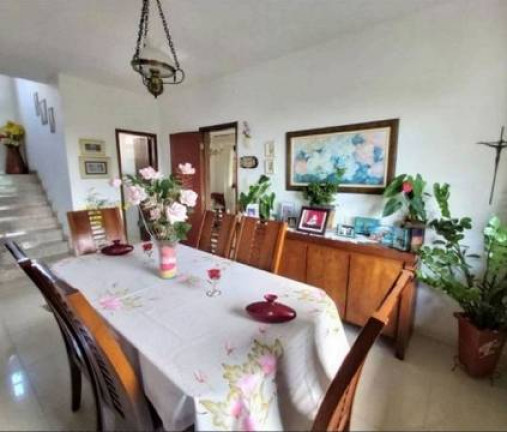 Imagem Casa com 4 Quartos à Venda, 298 m² em Lagoinha - Belo Horizonte