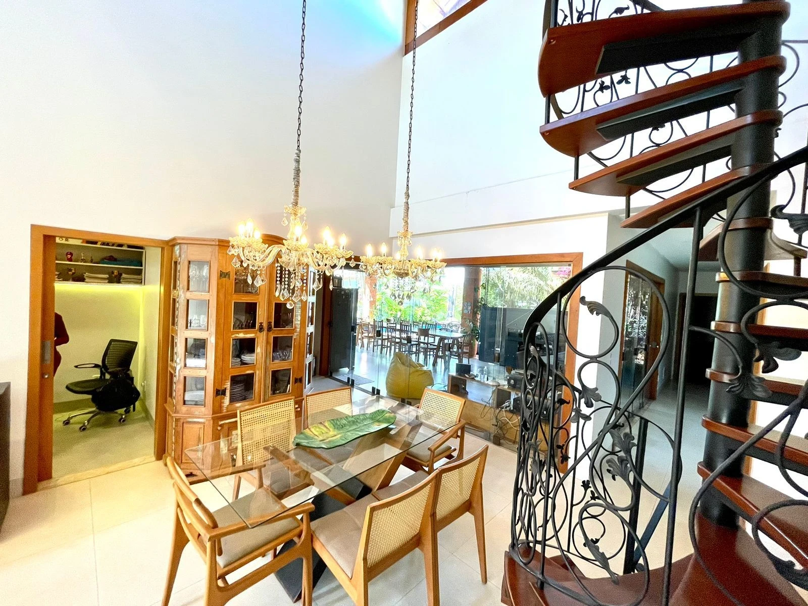 Imagem Casa de Condomínio com 4 Quartos para Alugar, 250 m² em Jardins Munique - Goiânia