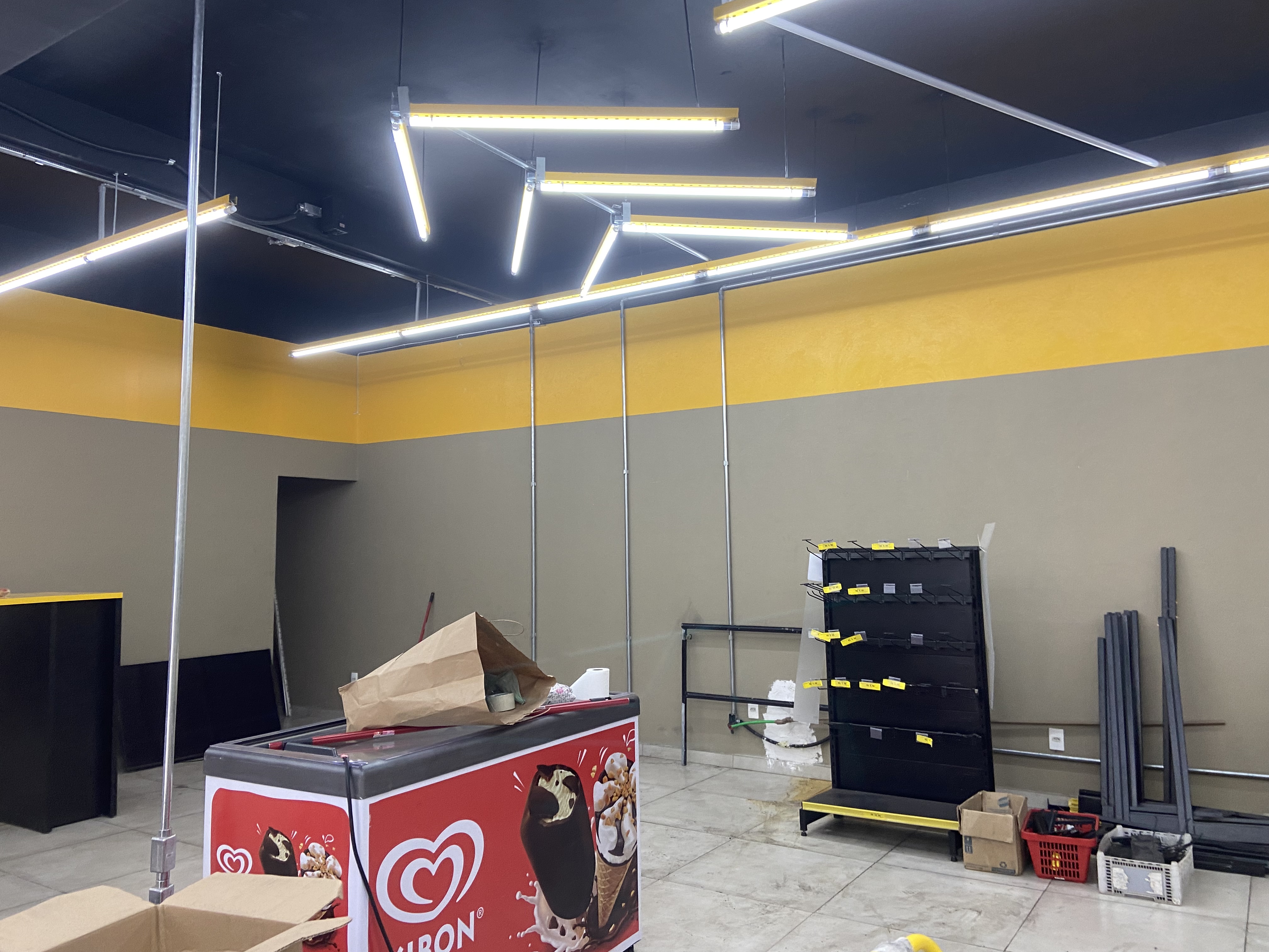 Imagem Vaga de Garagem à Venda ou Locação, 328 m²em São Pedro - Osasco