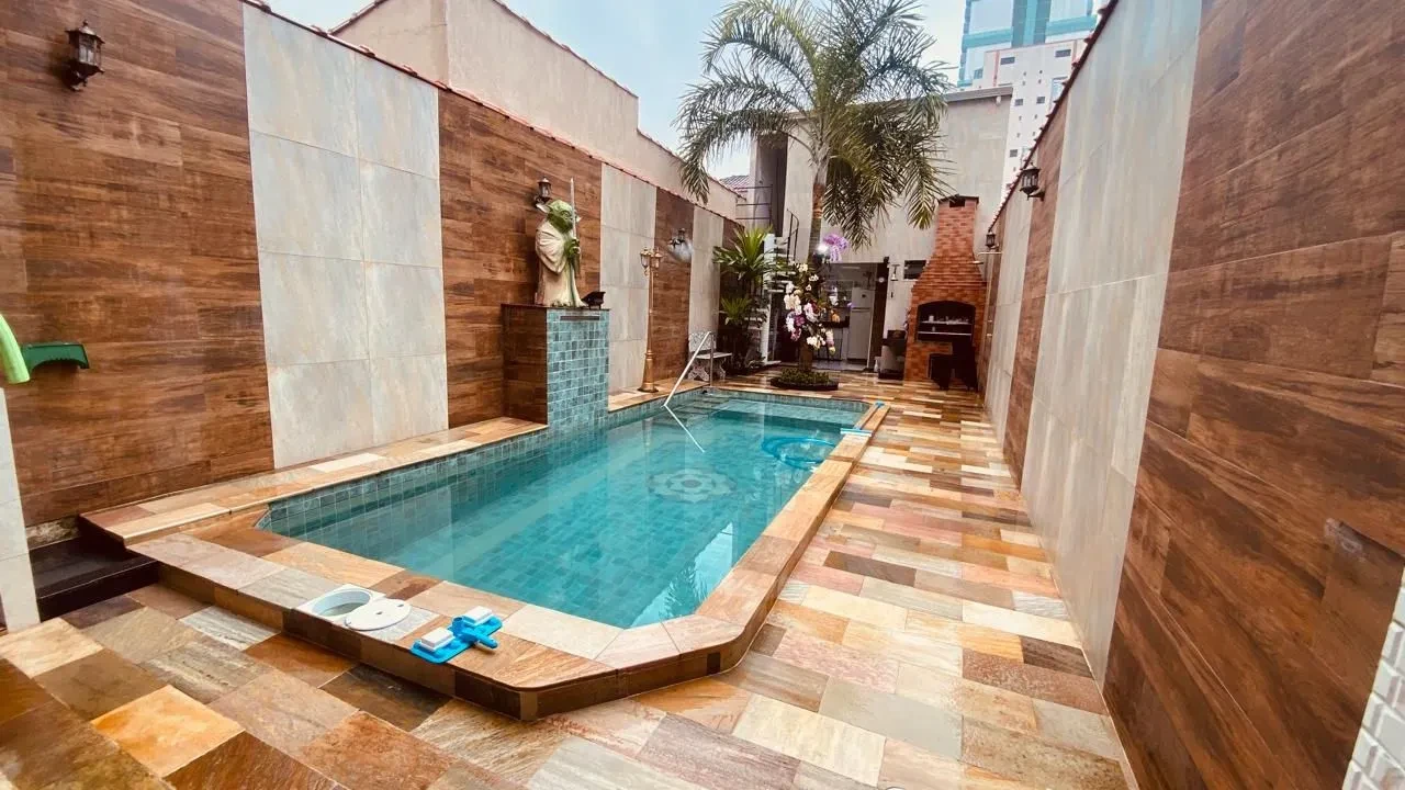 Imagem Sobrado com 4 Quartos à Venda, 214 m² em Encruzilhada - Santos