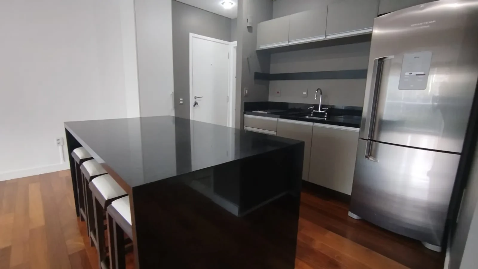 Imagem Apartamento com 1 Quarto à Venda ou Locação, 93 m² em Itaim Bibi - São Paulo