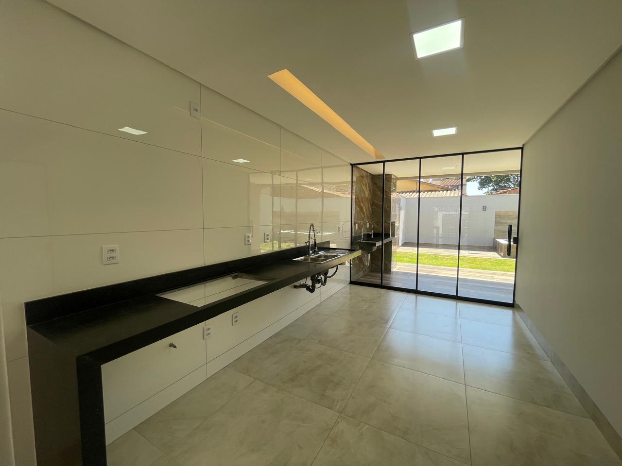 Imagem Casa com 3 Quartos à Venda, 148 m²em Jardim América - Goiânia