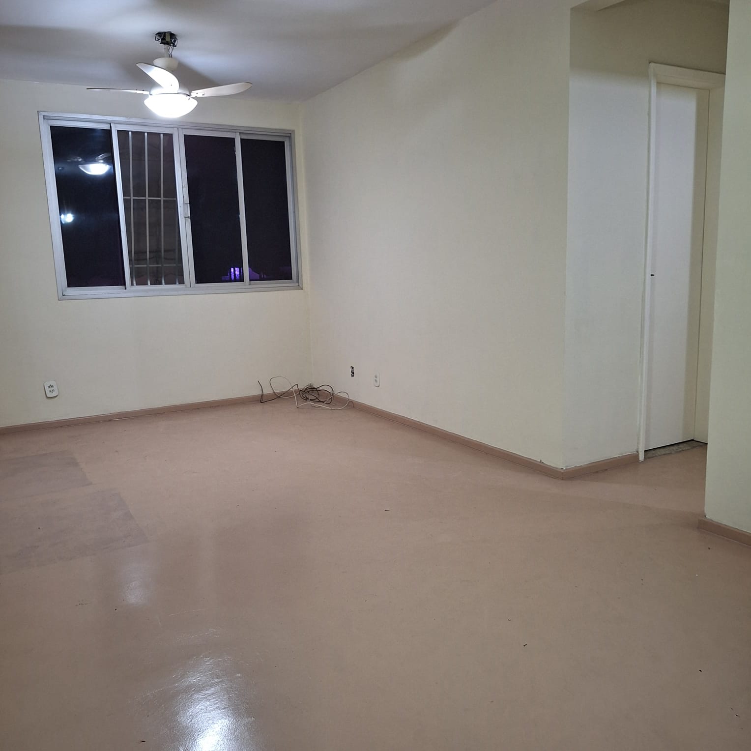 Imagem Apartamento com 2 Quartos à Venda, 77 m² em Centro - São Gonçalo