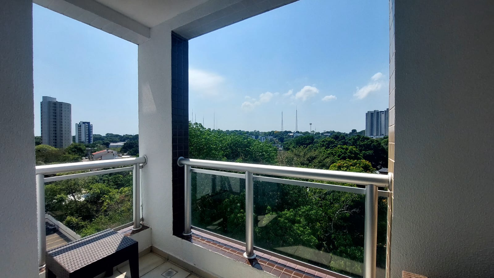 Imagem Apartamento com 3 Quartos para Alugar, 77 m²em Aleixo - Manaus