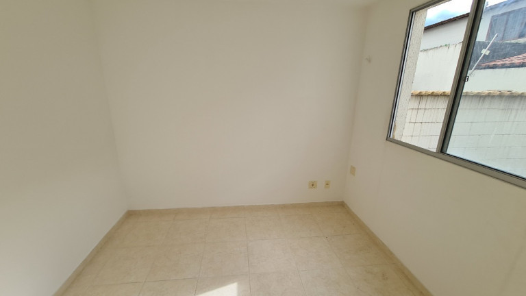 Imagem Apartamento com 2 Quartos à Venda,  em Santana - Cariacica