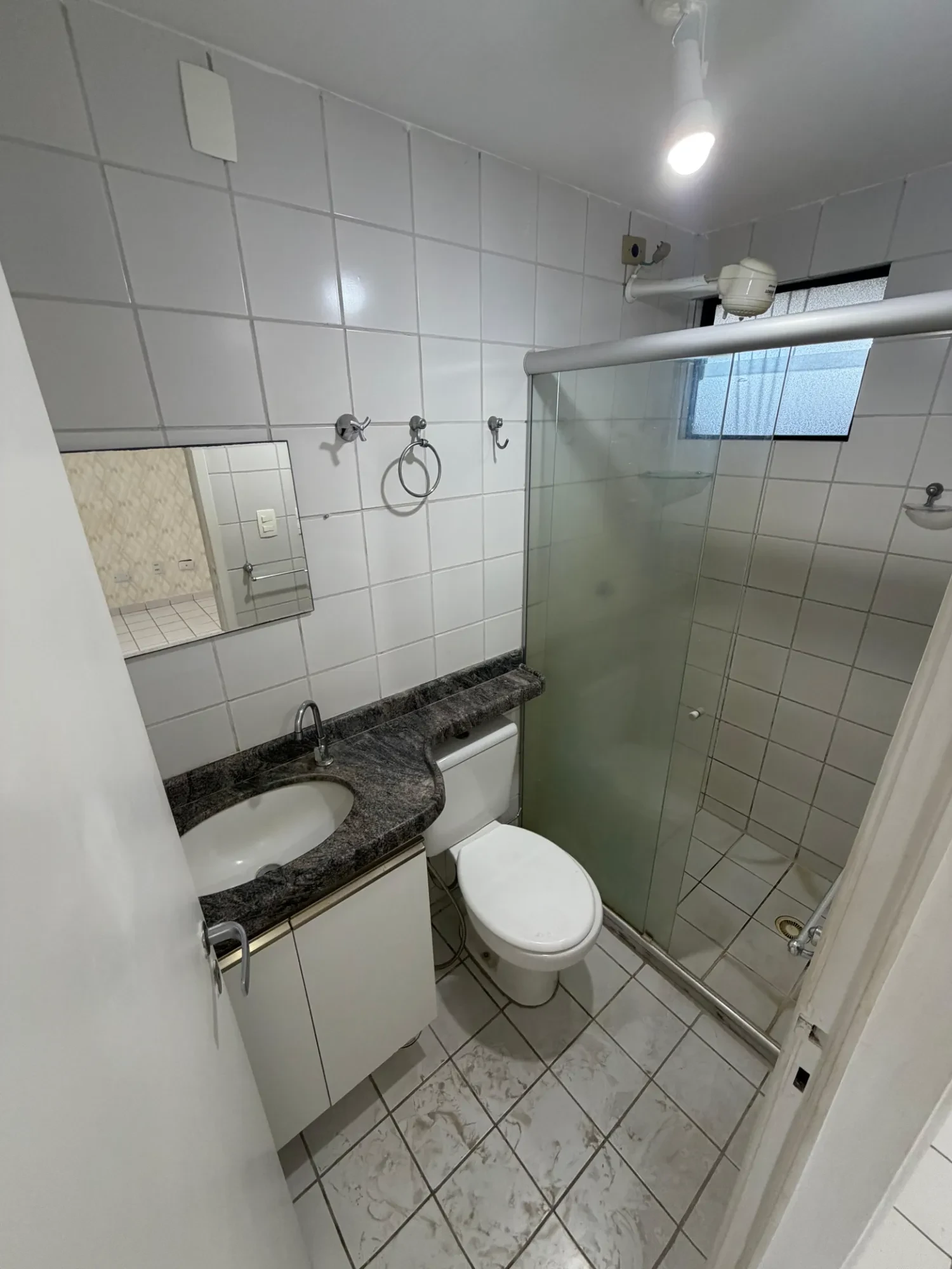 Imagem Apartamento com 3 Quartos à Venda, 75 m² em Espinheiro - Recife