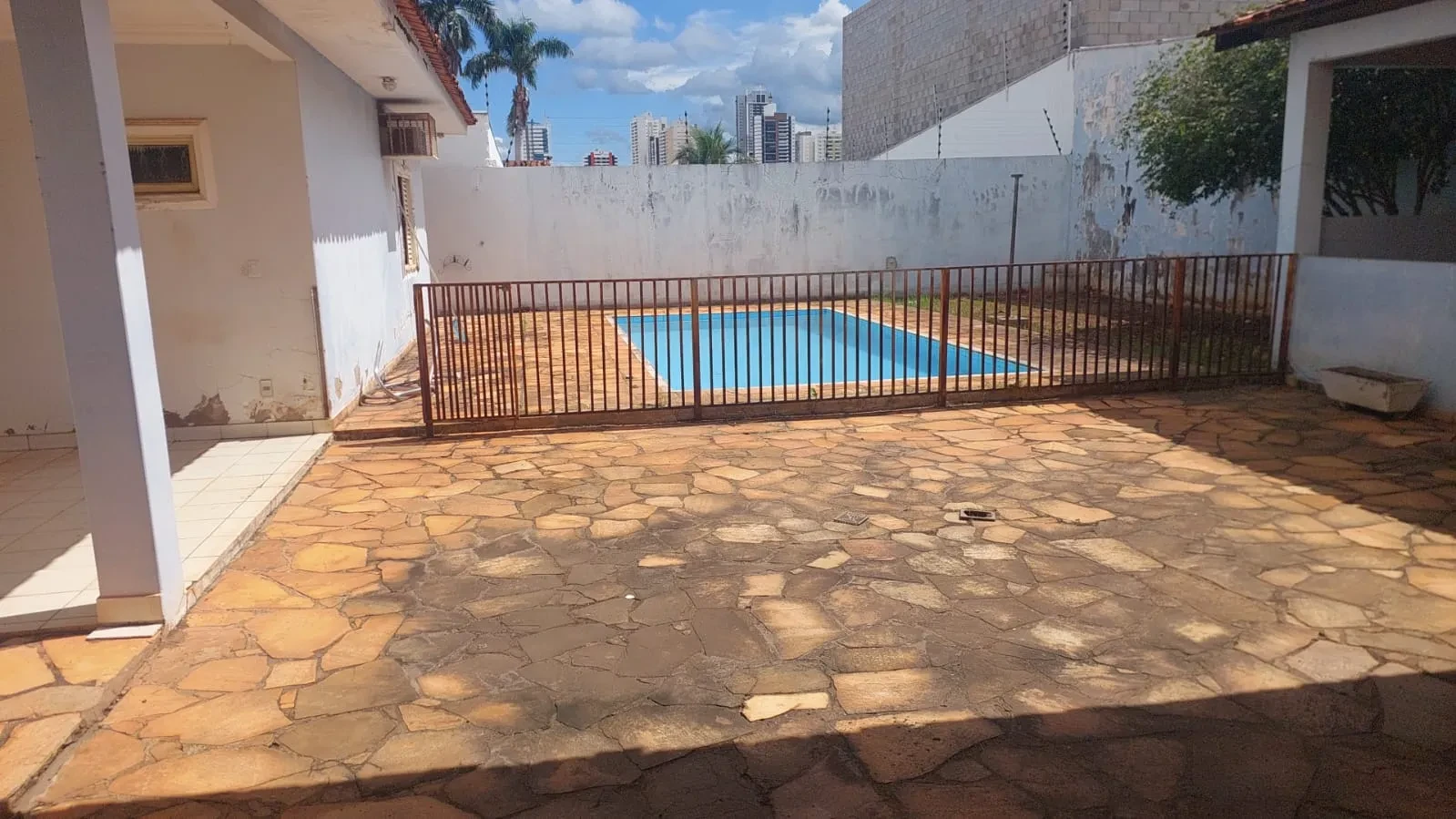 Imagem Casa com 3 Quartos para Alugar, 250 m² em Jardim das Américas - Cuiabá
