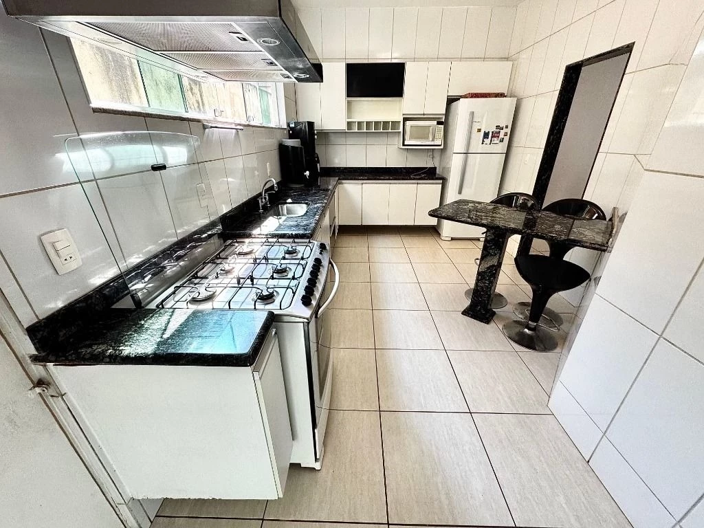 Imagem Casa com 4 Quartos à Venda, 375 m² em Parque Xangri-Lá - Contagem