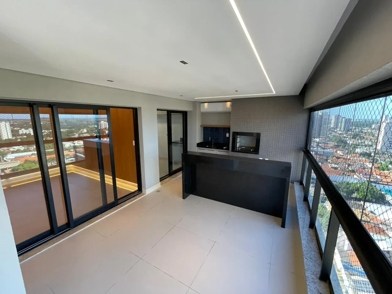 Imagem Apartamento com 4 Quartos para Alugar, 257 m² em Jardim Sumaré - Araçatuba