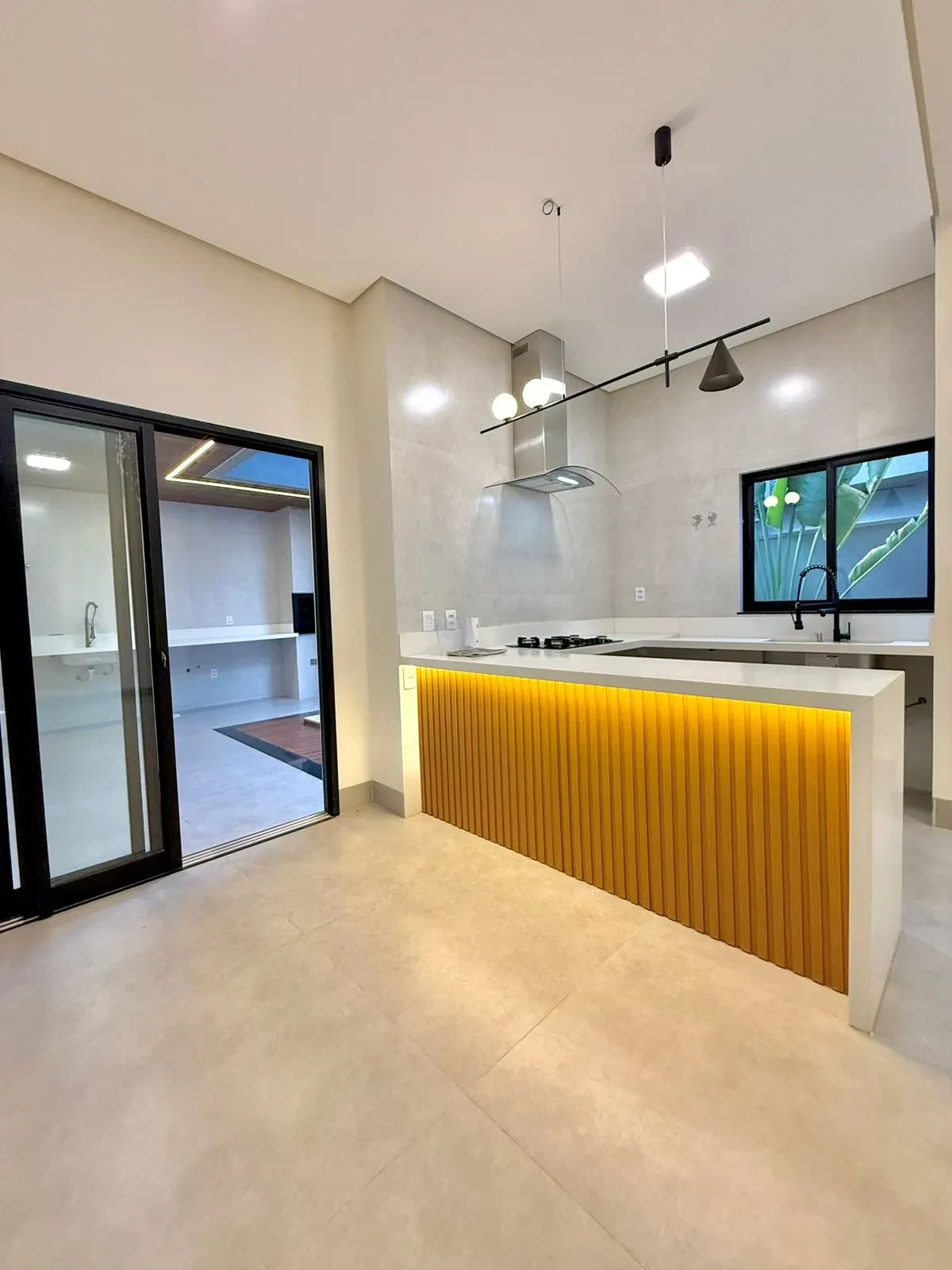 Imagem Casa de Condomínio com 4 Quartos à Venda, 186 metro em Terras Alpha Residencial 2 - Senador Canedo