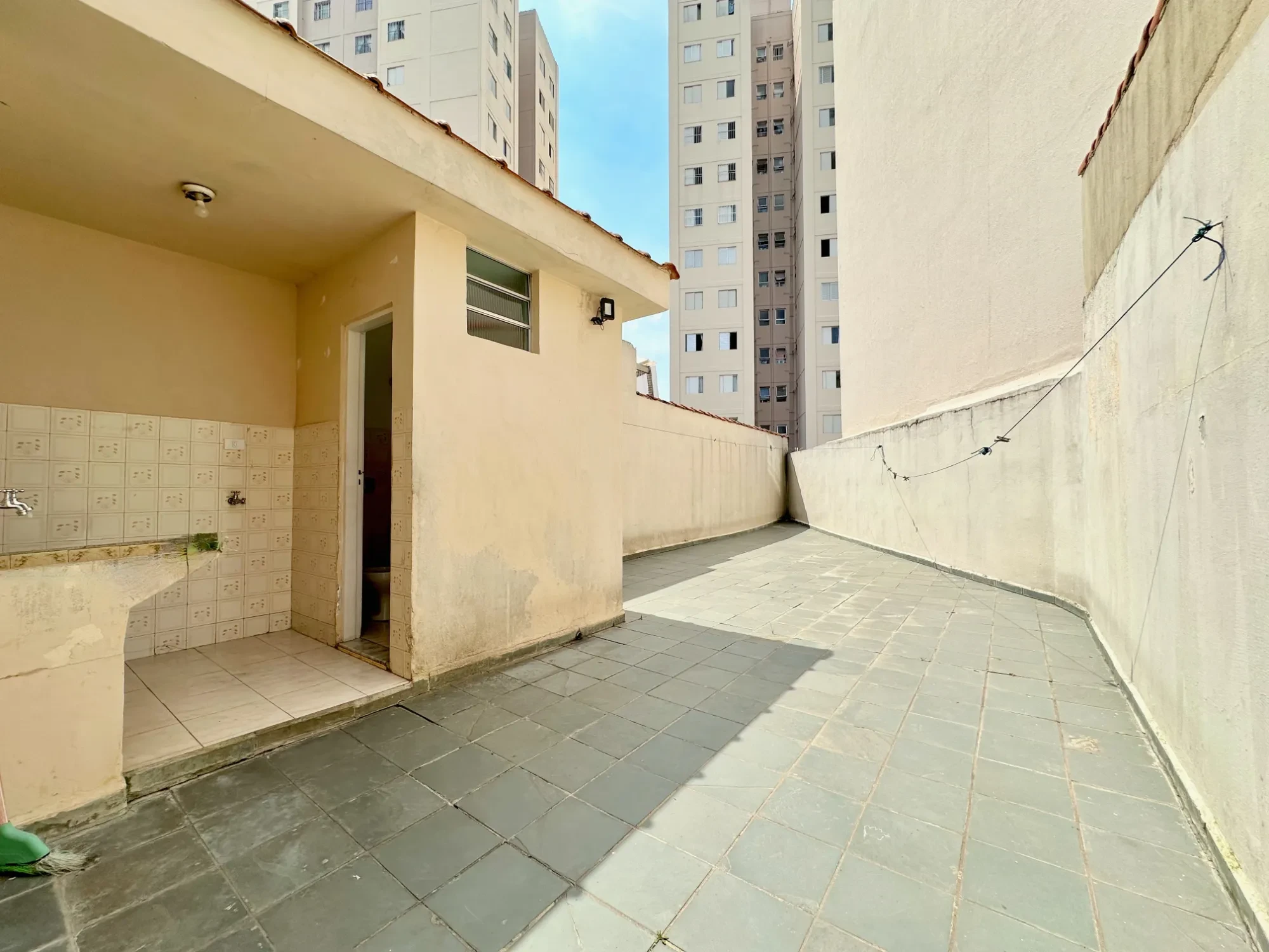 Imagem Sobrado com 2 Quartos para Alugar, 130 m² em Piraporinha - Diadema