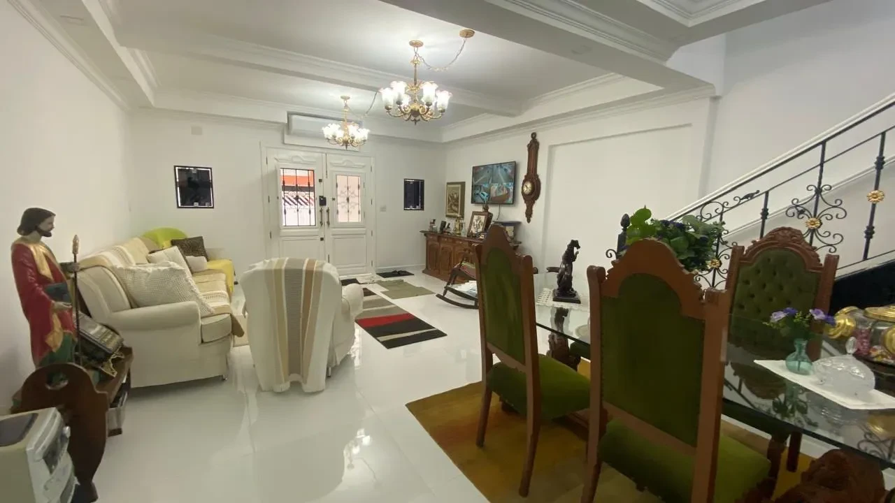 Imagem Sobrado com 4 Quartos à Venda, 214 m² em Encruzilhada - Santos