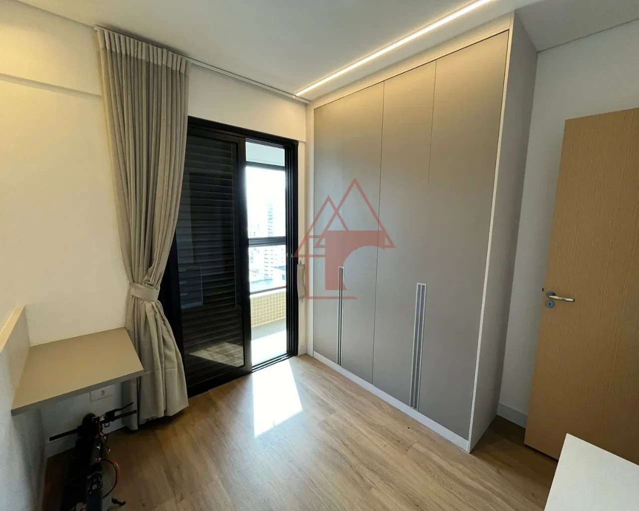 Imagem Apartamento com 2 Quartos à Venda, 75 m² em José Menino - Santos