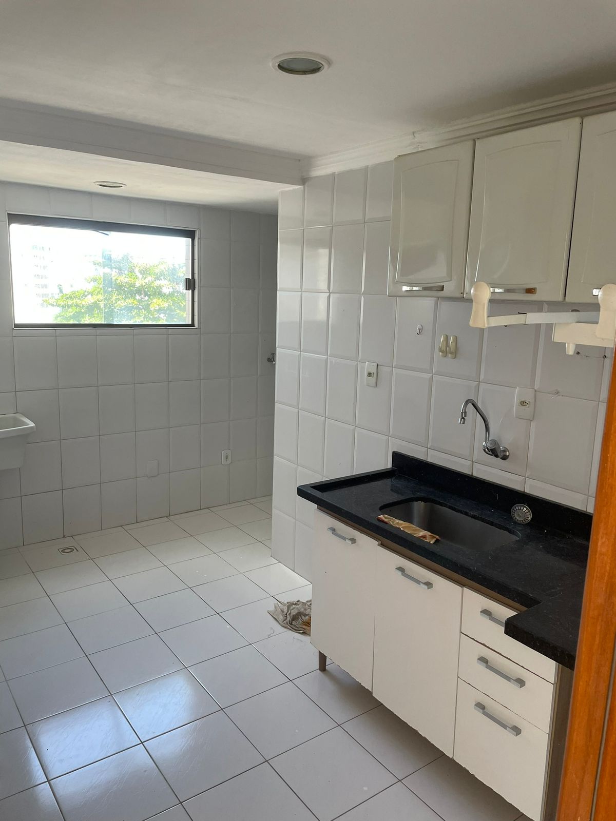 Imagem Apartamento com 2 Quartos para Alugar, 74 m²em Pitangueiras - Lauro de Freitas