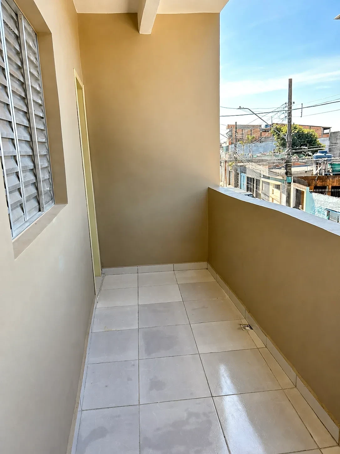 Casa com 2 Quartos para Alugar, 55 m² em Jardim Iracema - Taboão da Serra