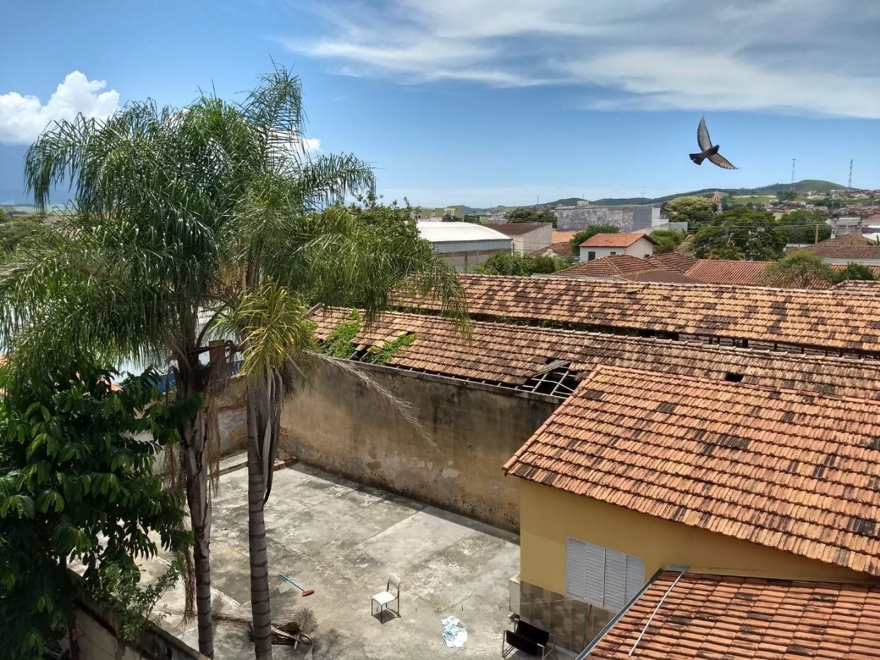 Imagem Sobrado com 4 Quartos à Venda, 382 m²em Centro - Cruzeiro