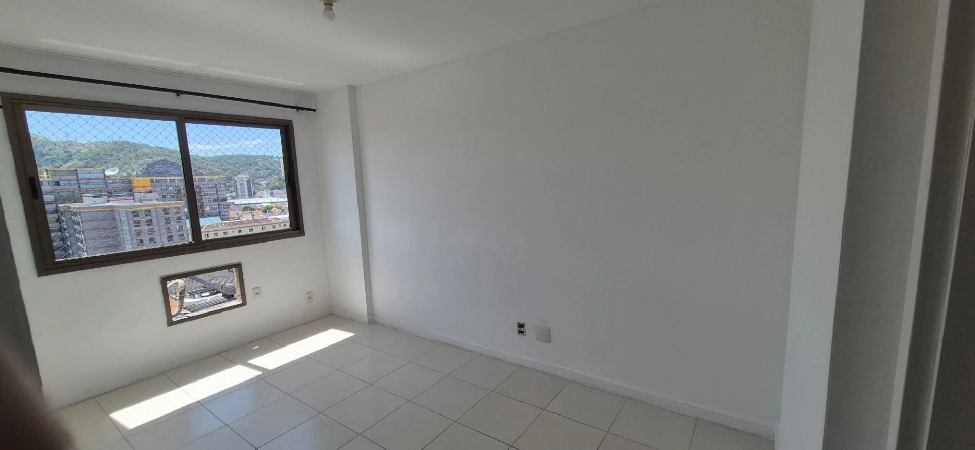 Imagem Apartamento com 2 Quartos à Venda, 75 m² em Centro - Niterói