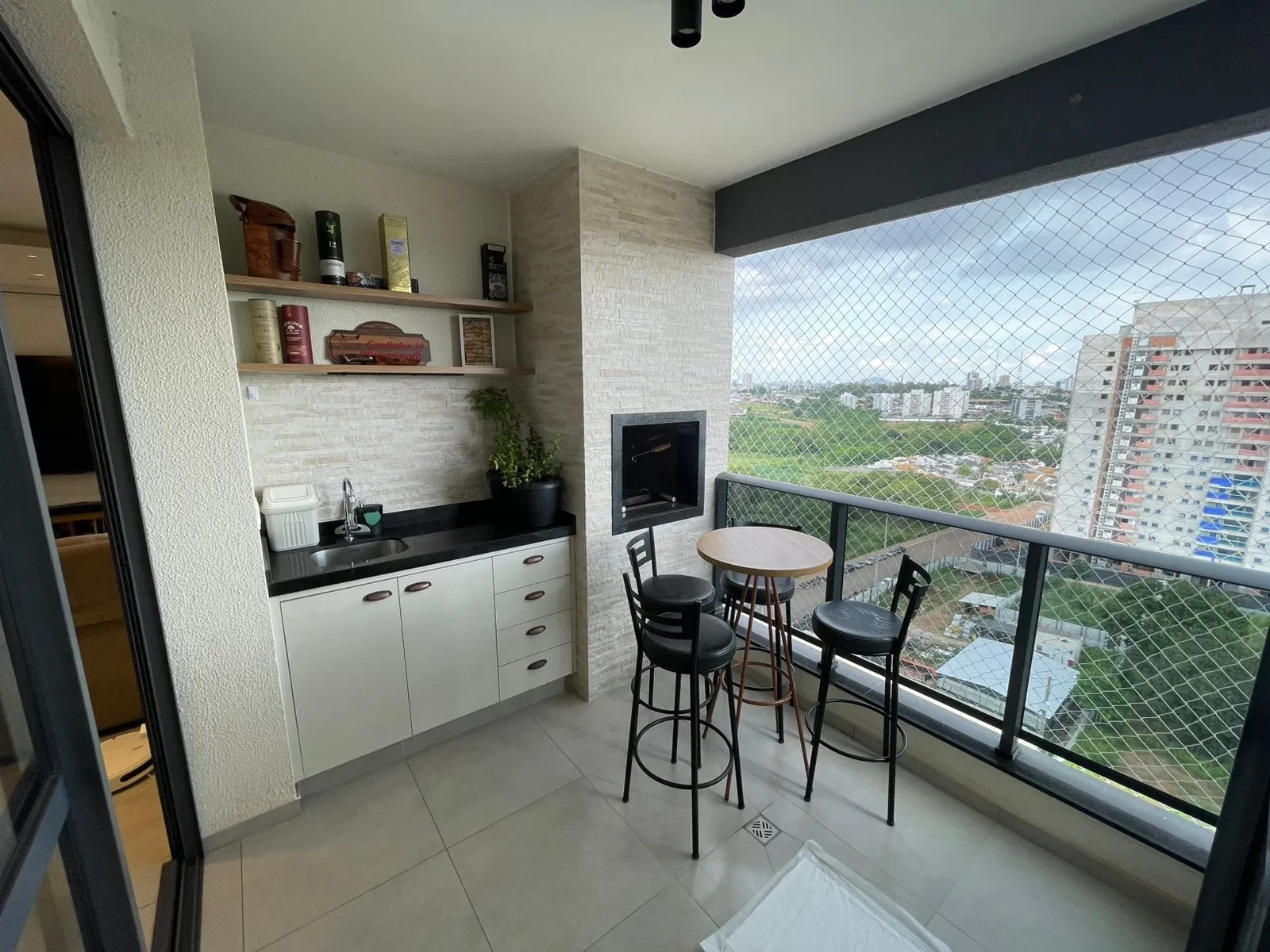 Imagem Apartamento com 2 Quartos para Alugar, 77 m² em Despraiado - Cuiabá