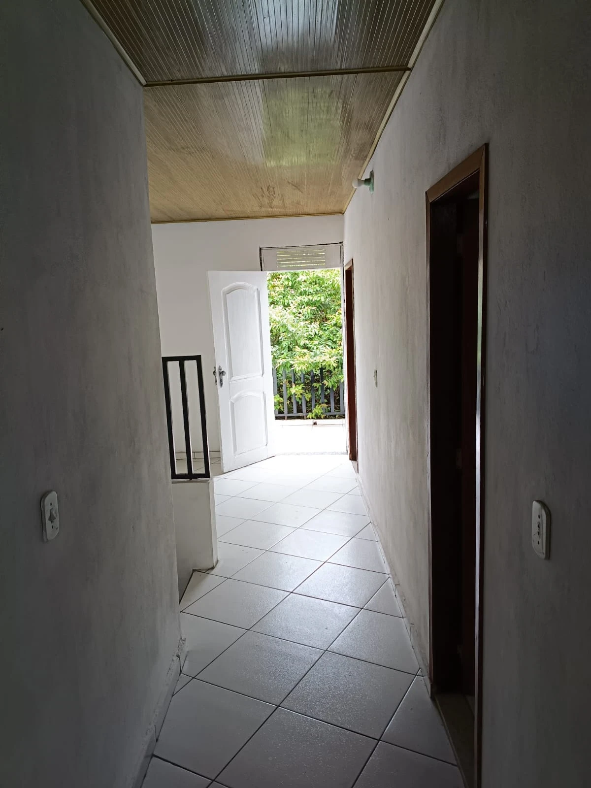 Imagem Casa com 5 Quartos para Alugar, 240 metros em Marambaia - Belém